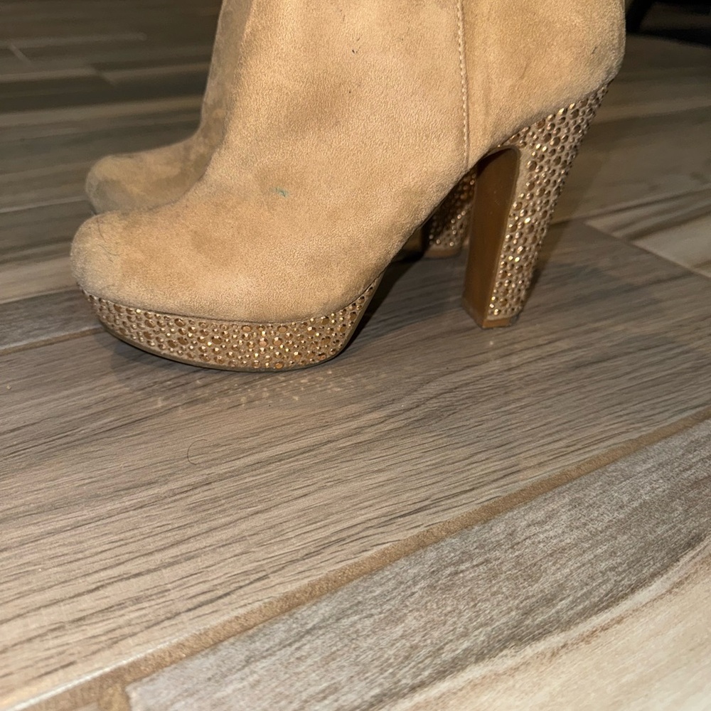 Women’s Gianni Bini Tan booties